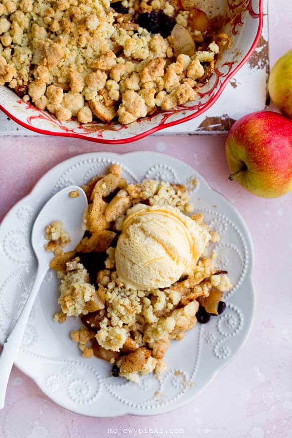 Apple crumble