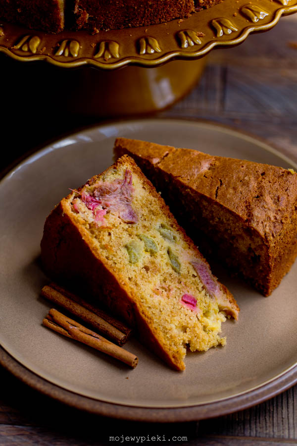 Cinnamon polenta cake with rhubarb