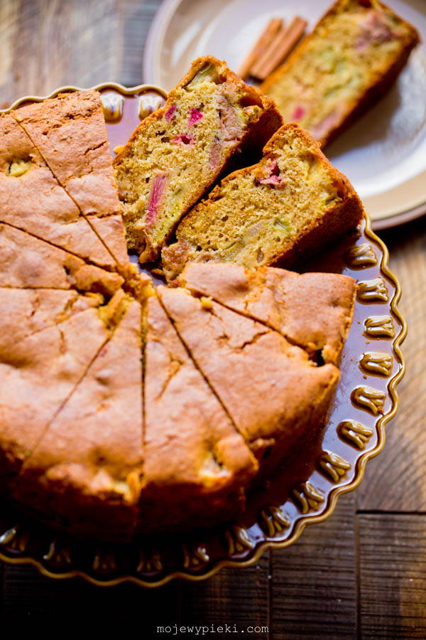 Cinnamon polenta cake with rhubarb