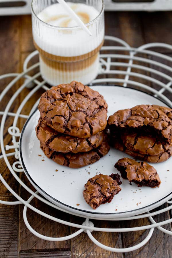 Outrageous chocolate cookies