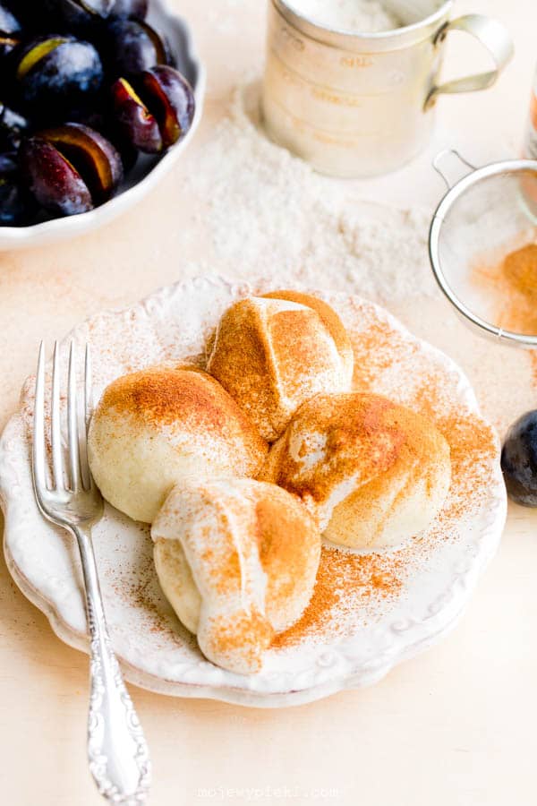 Polish knedle with plums