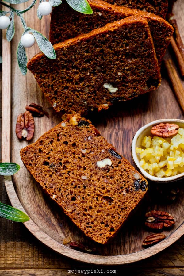 Jewish-style gingerbread cake