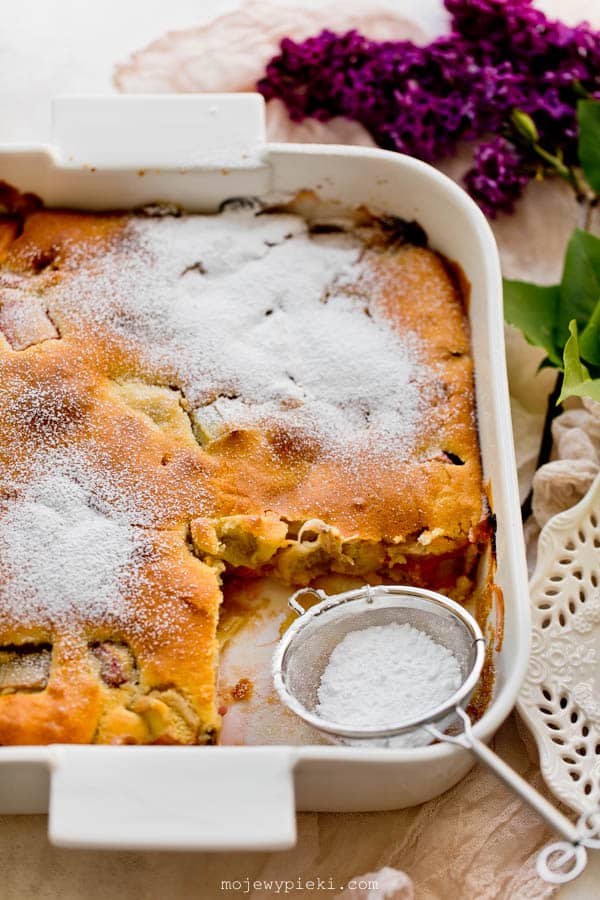 Rhubarb pudding