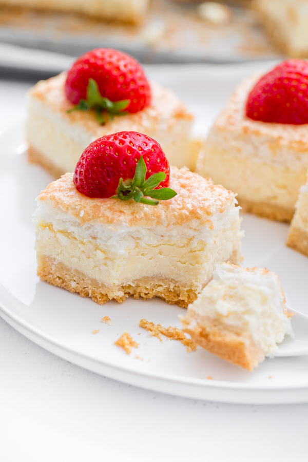 Cheesecake with coconut meringue topping