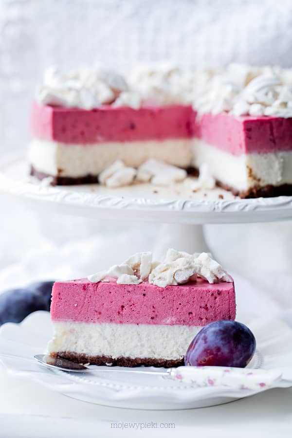 Plum mousse cheesecake