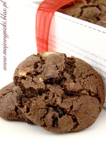 Triple chocolate cookies