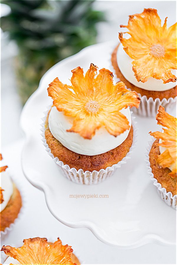 Hummingbird cupcakes