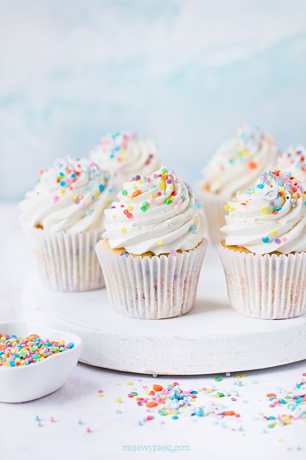 Confetti cupcakes