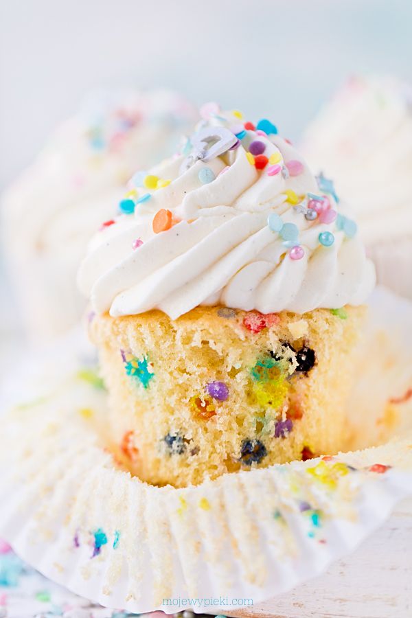 Confetti cupcakes