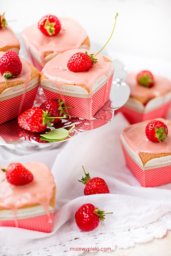 Strawberry and polenta cupcakes