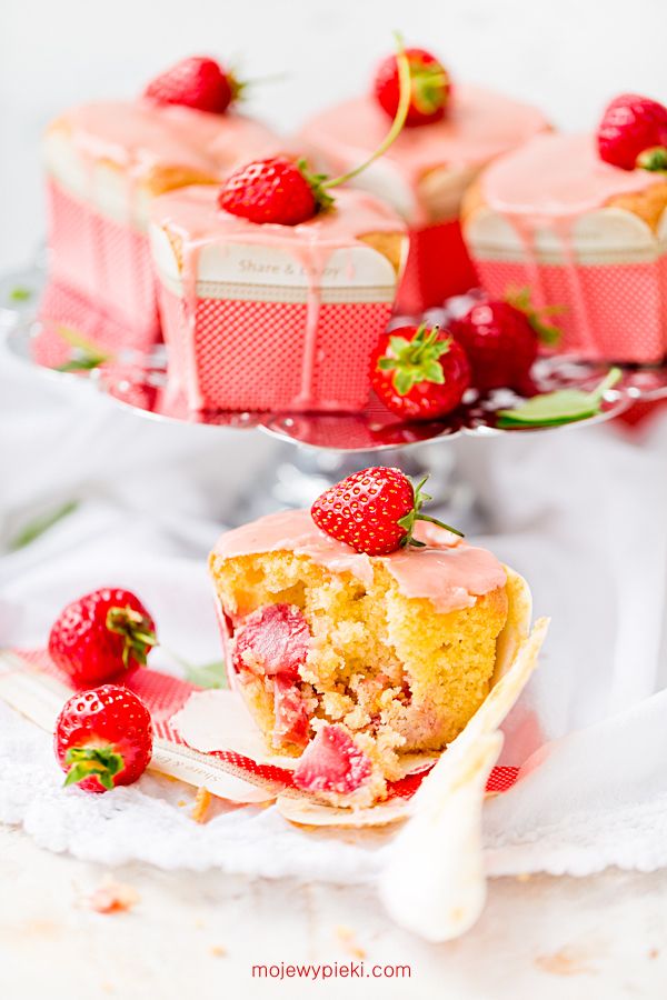 Strawberry and polenta cupcakes