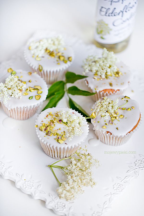 Rhubarb and elderflower syrup cupcakes