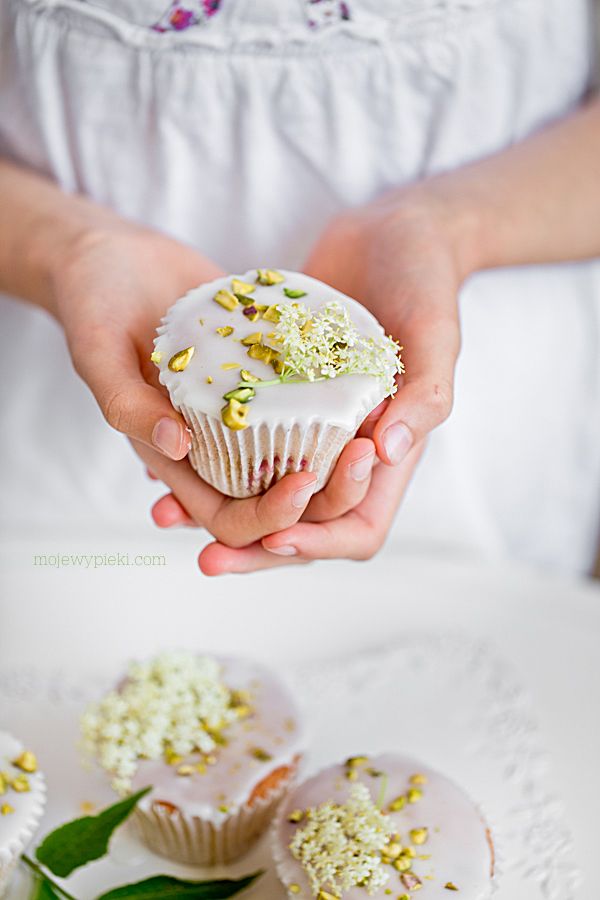 Rhubarb and elderflower cupcakes