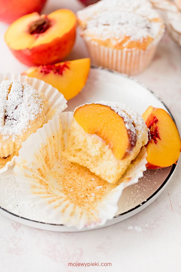 Peach ricotta cupcakes