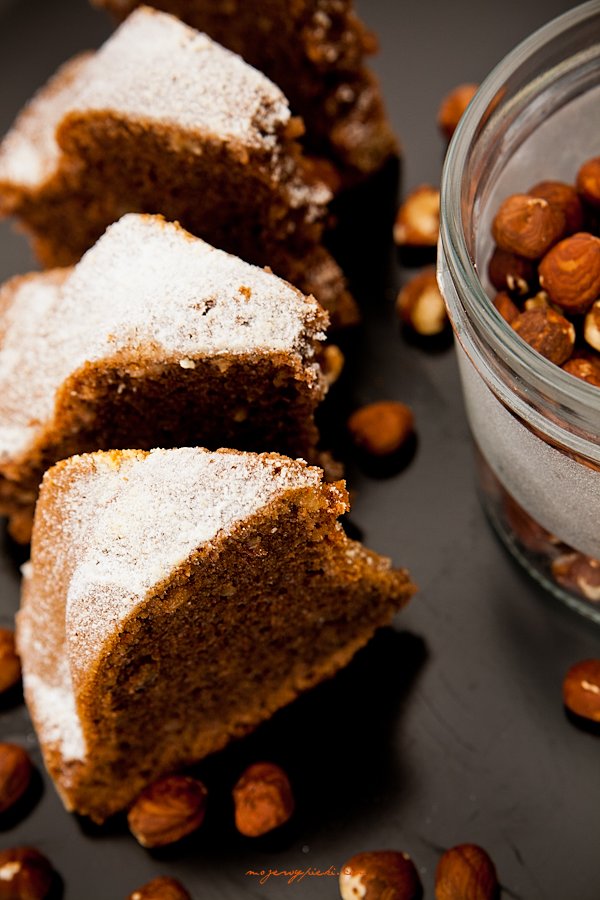 Hazelnut bundt cake