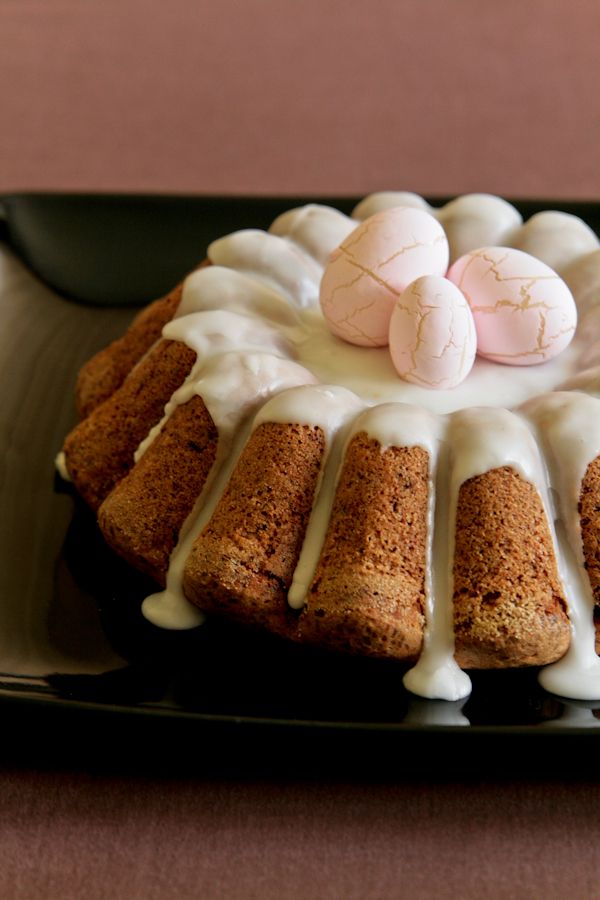 Advocaat and fudge bundt cake