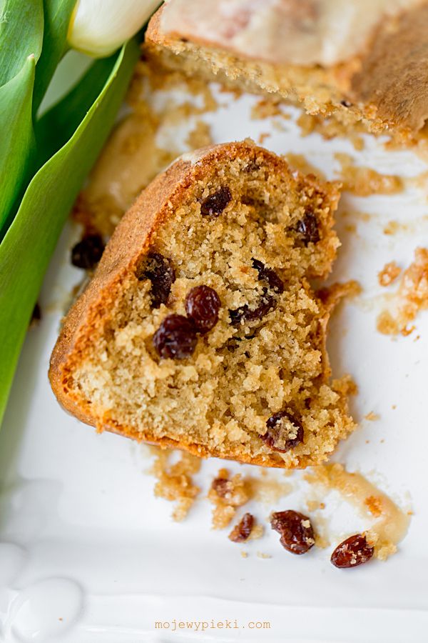 Rum – raisin bundt cake