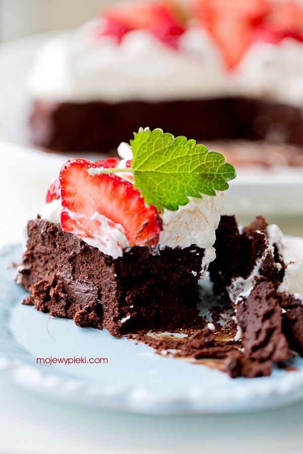 Flourless chocolate cake