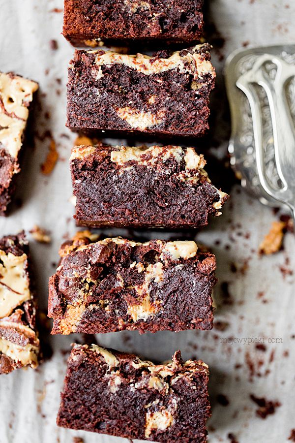 Tahini and halva brownies