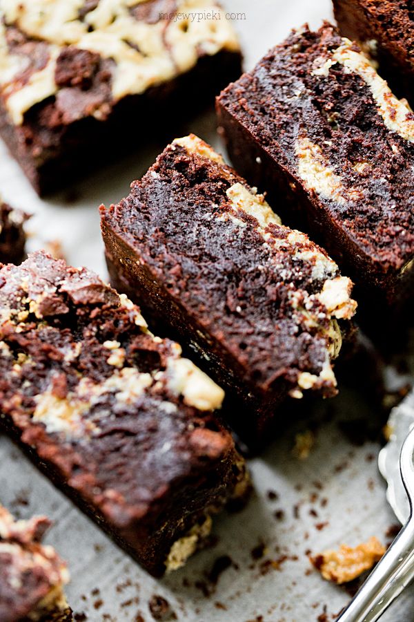 Tahini and halva brownies
