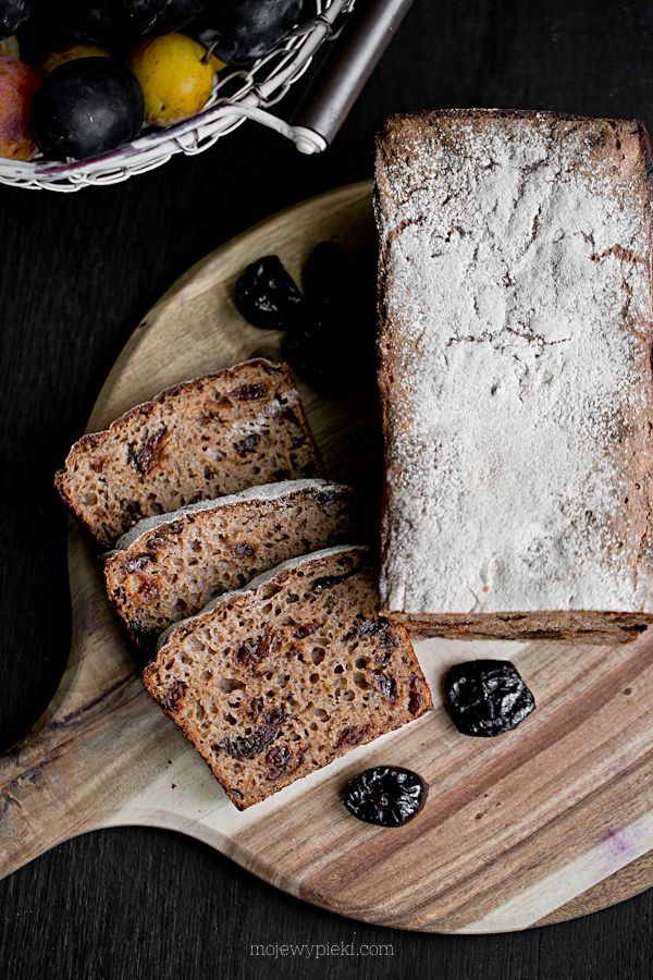 Rye sourdough bread with prunes