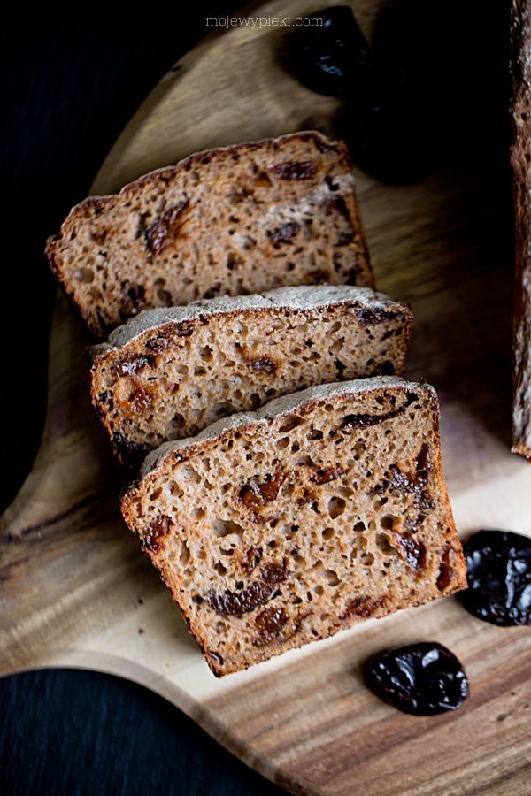 Rye sourdough bread with prunes