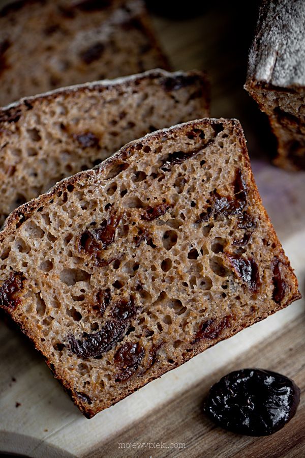 Rye sourdough bread with prunes