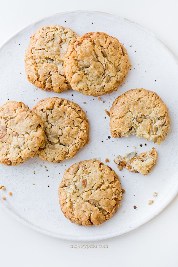 Oat and toasted sunflower seed cookies