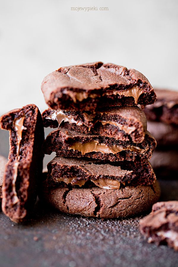 Nutella-stuffed chocolate cookies