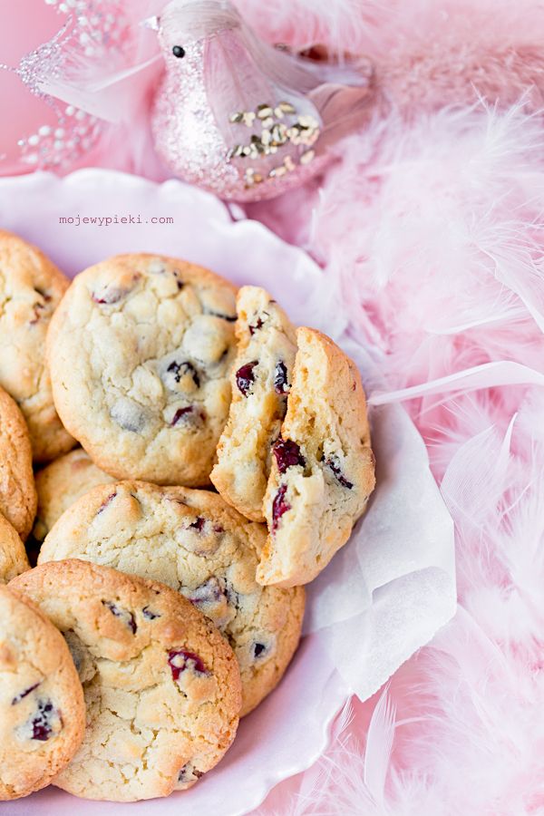 Cranberry and white chocolate cookies