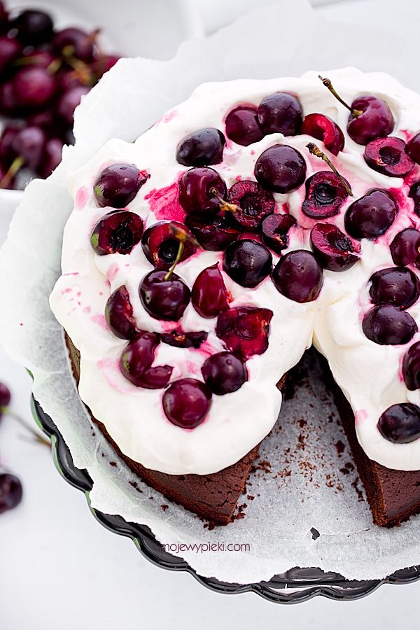 Flourless chocolate cherry cake