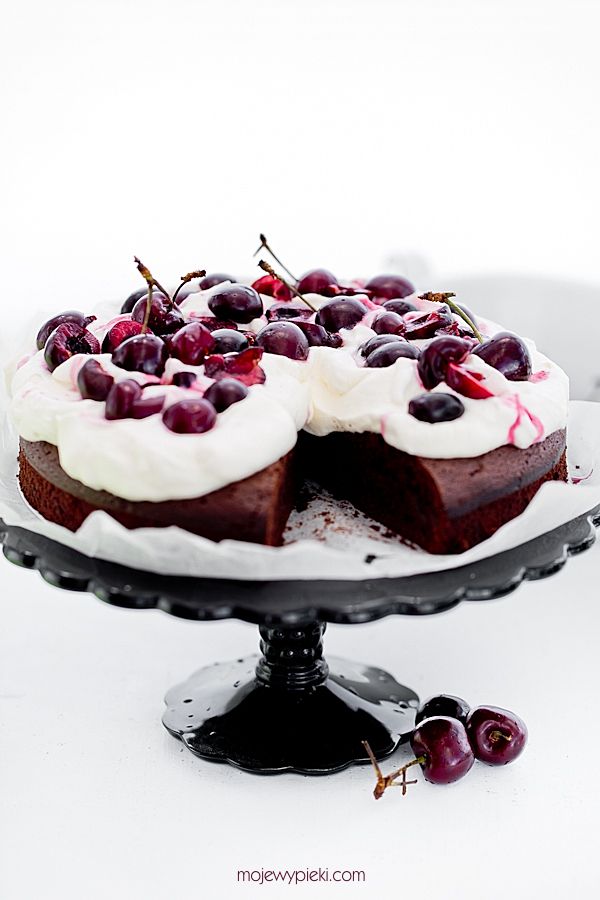 Flourless chocolate cherry cake