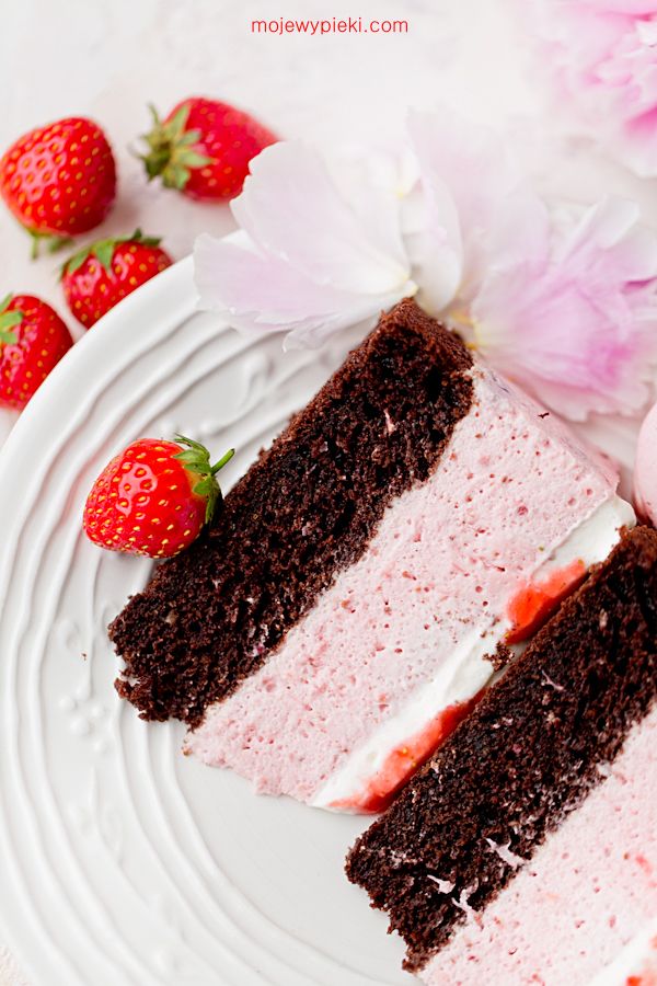 Chocolate cake with strawberry mousse