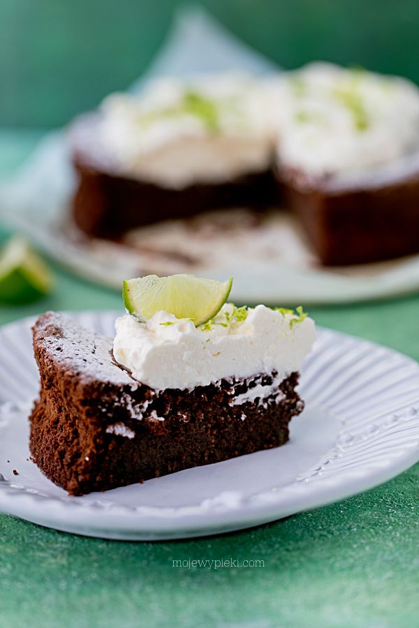 Flourless chocolate lime cake