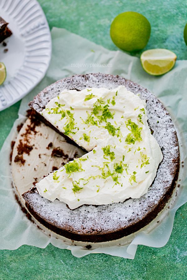 Flourless chocolate lime cake