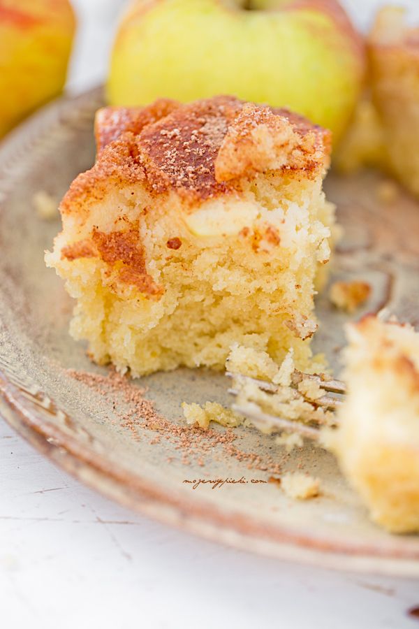 Cinnamon apple cake