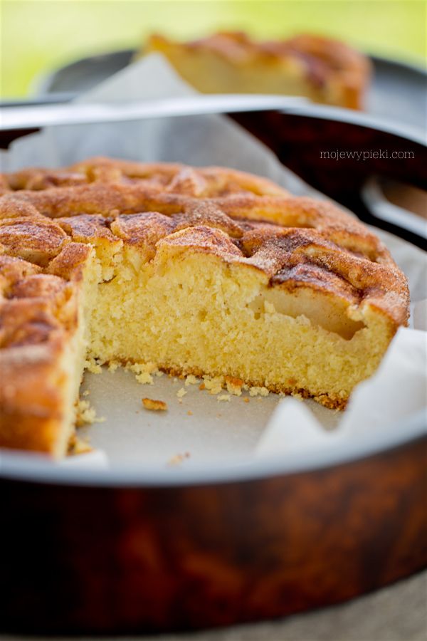 Apple and orange cake with cinnamon