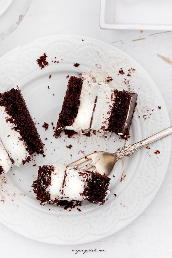 Kinder Pingui chocolate cake
