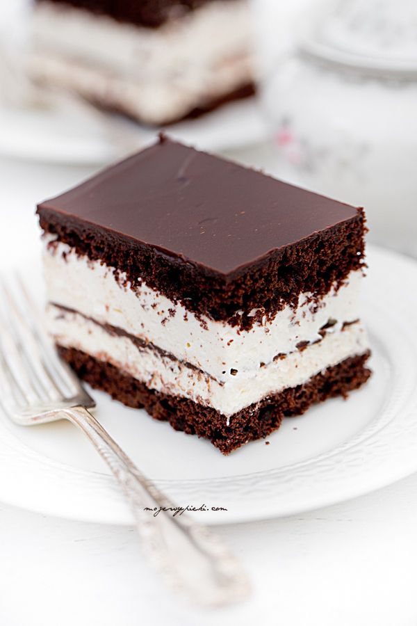 Kinder Pingui chocolate cake