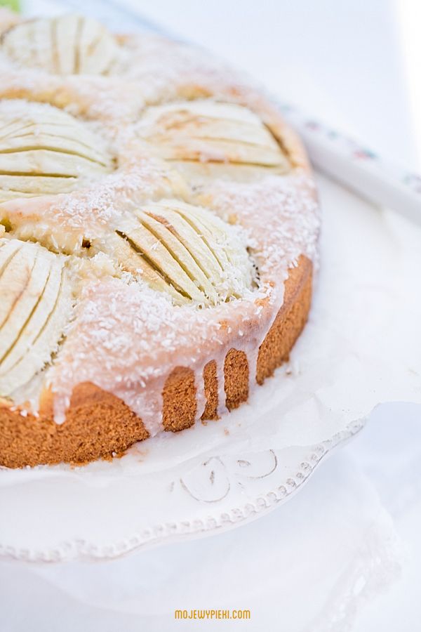 Coconut apple cake