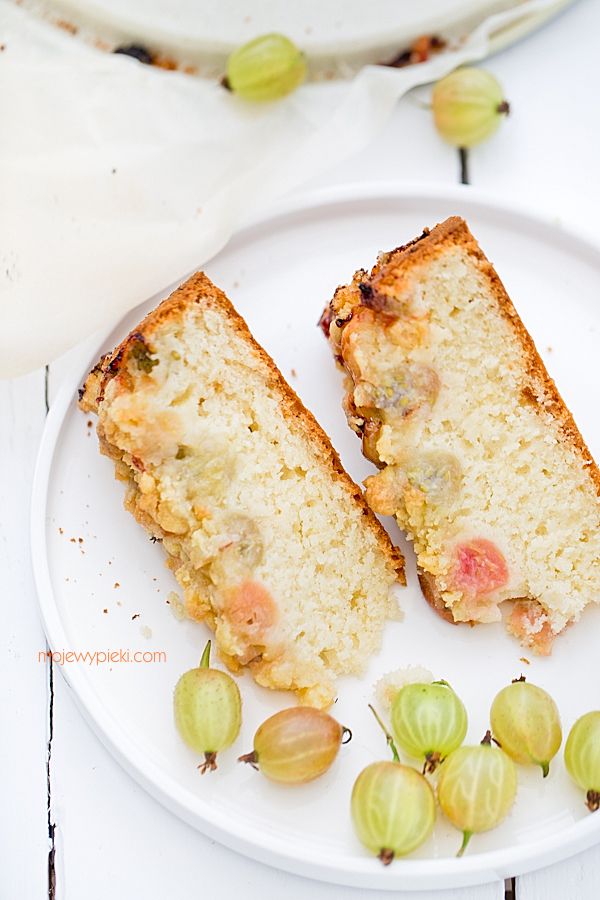 Gooseberry crumble cake
