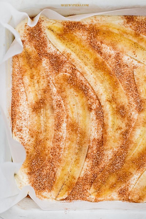 Banana and cinnamon cake