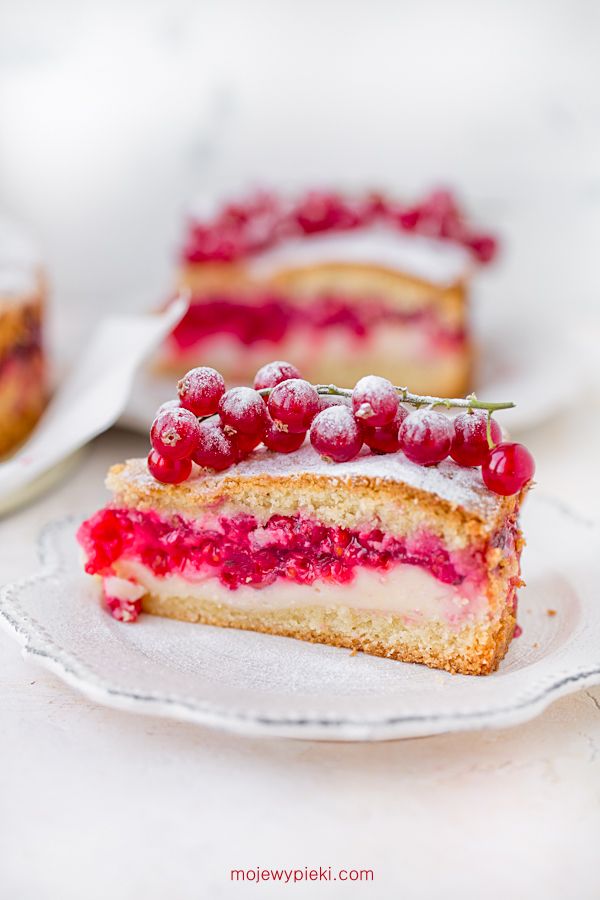 Redcurrants and custard cake