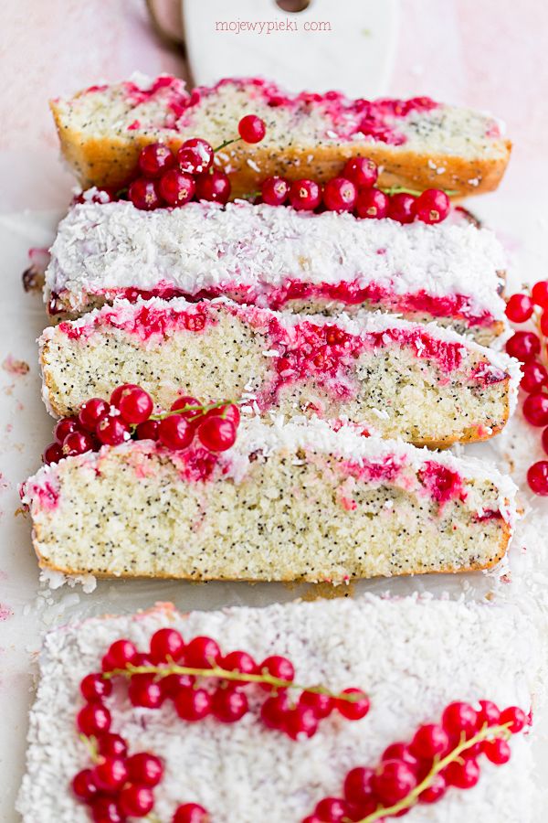 Redcurrant coconut cake with poppy seeds