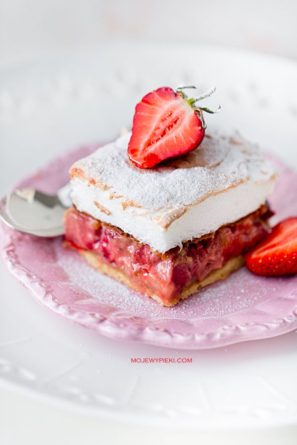 Rhubarb and strawberry meringue slice