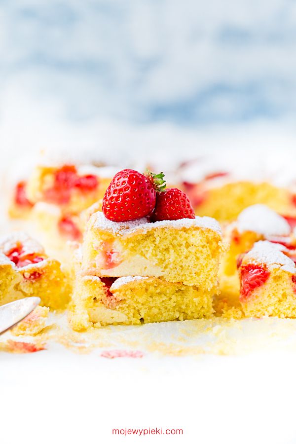 Strawberry and cream cheese cake