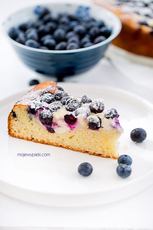 Blueberry and cream cheese cake
