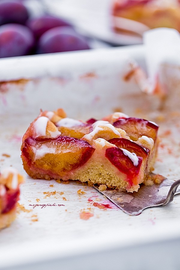 Plum cinnamon cake