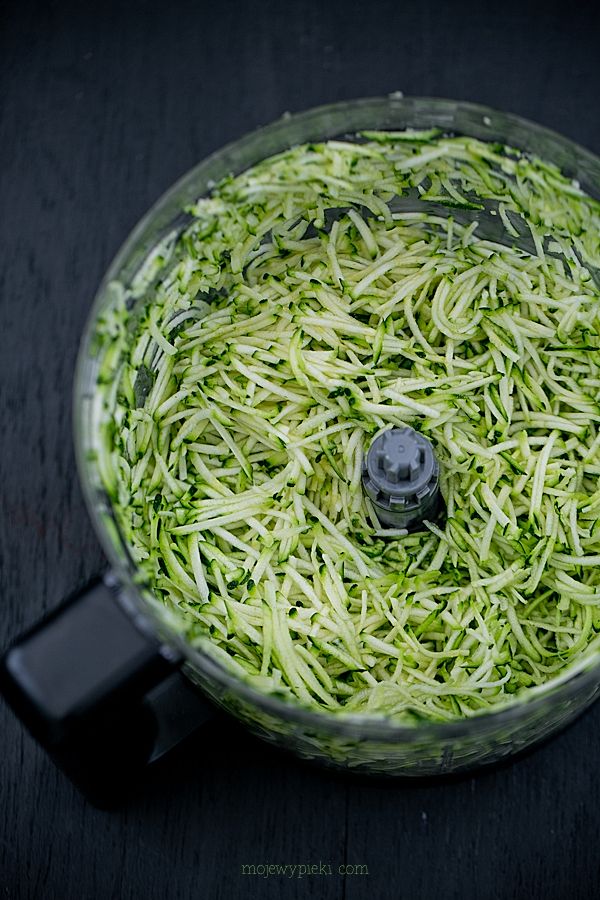 Italian courgette cake with lemon glaze