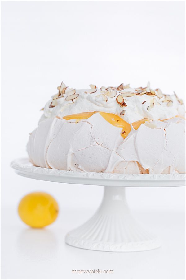 Lemon Pavlova